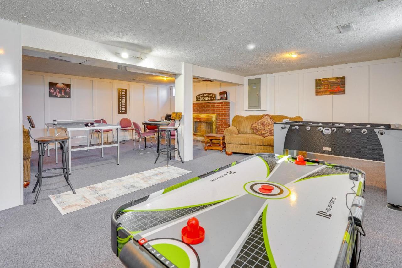 Hocking Hills Hideaway With Hot Tub And Fire Pit! Villa Logan Eksteriør billede